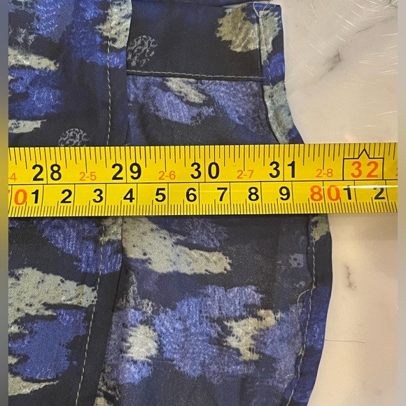 BANANA REPUBLIC Intern’l Exclusive Satin Floral Button Down Blouse L Green/Blue - Picture 5 of 6